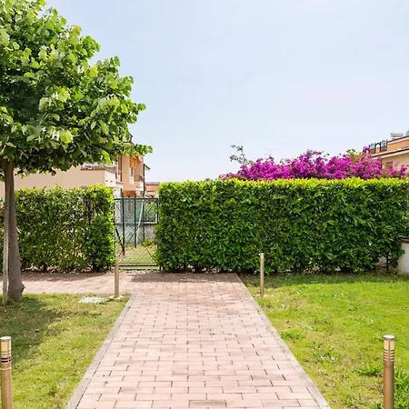 Lovely Tiresia Apartment