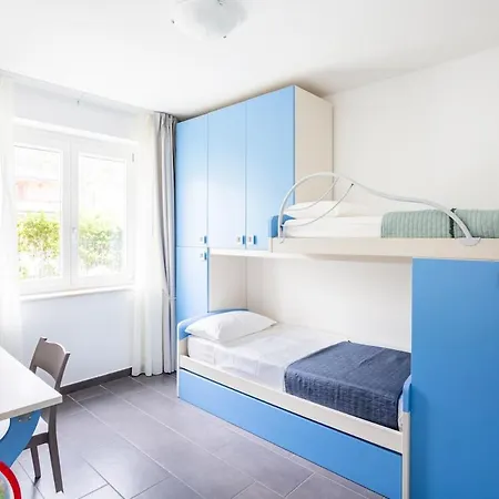 Lovely Tiresia Apartment *