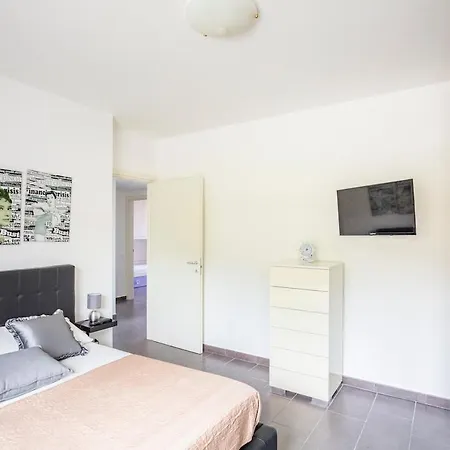 Apartment Lovely Tiresia *